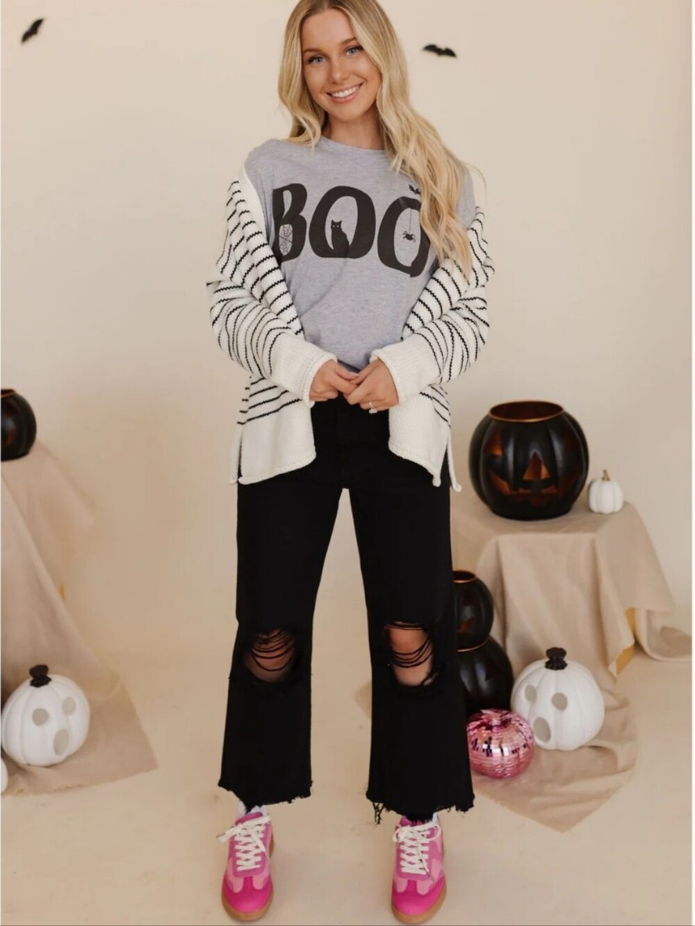 Vervet Leslie THE 90'S FLARE JEANS IN BLACK distressed 27